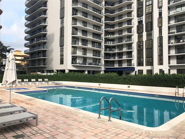 Champlain Towers East #8B image #26