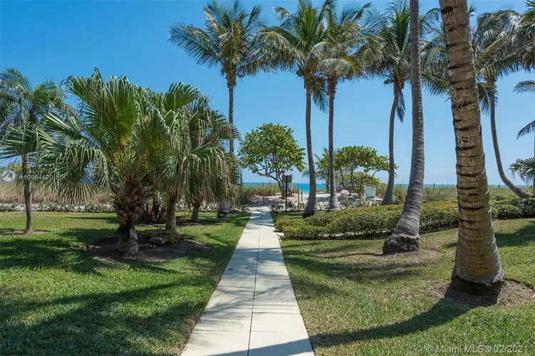 Champlain Towers East #8B image #29