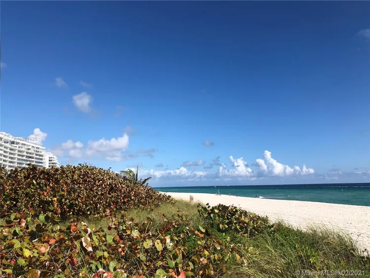 Champlain Towers East #8B image #36