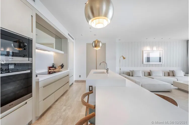 The Surf Club Four Seasons Hotel And Residences #N511 image #10