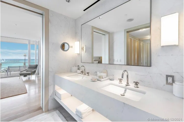 The Surf Club Four Seasons Hotel And Residences #N511 image #22