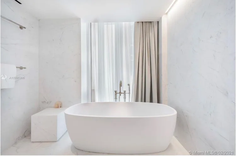 The Surf Club Four Seasons Hotel And Residences #N511 image #28