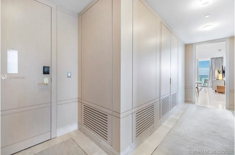 The Surf Club Four Seasons Hotel And Residences #N511 image #34