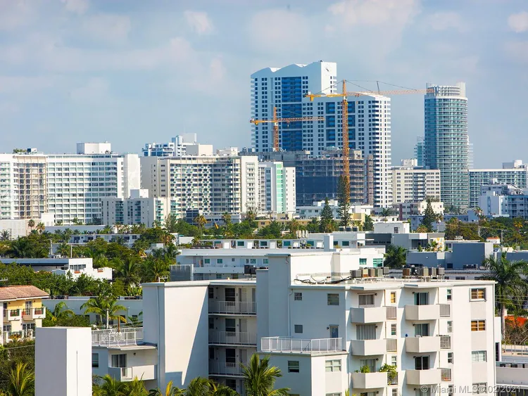 Bentley Beach Hilton #911 image #16