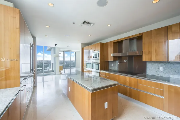 Grovenor House #2202 image #12