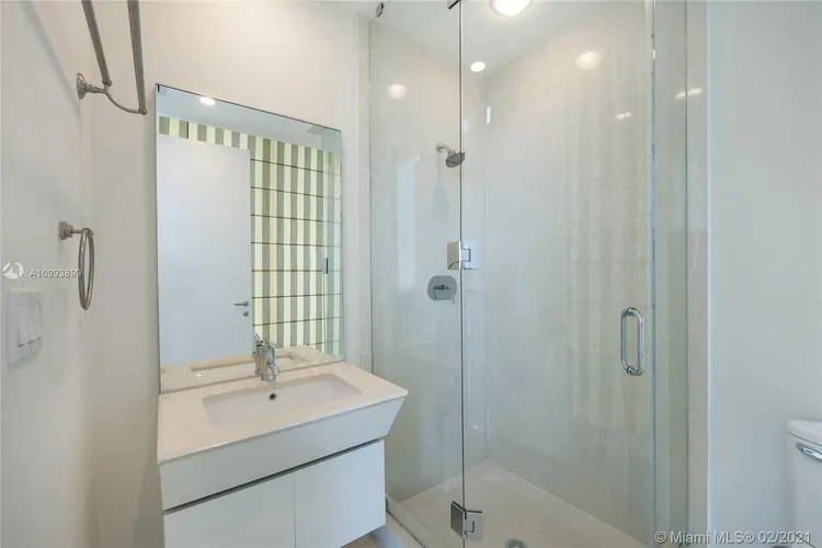 Grovenor House #2202 image #19