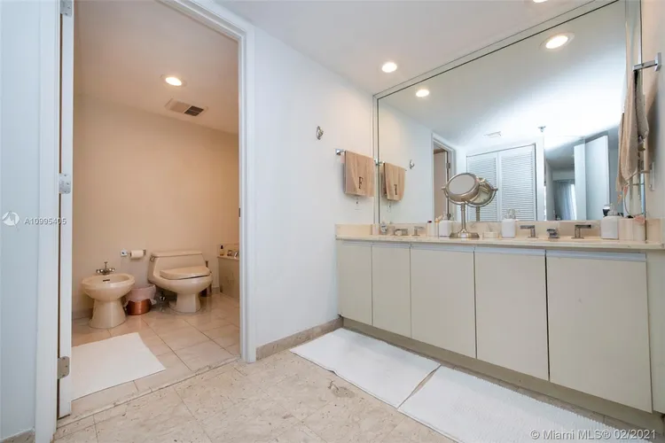 Brickell Key I #A721 image #13