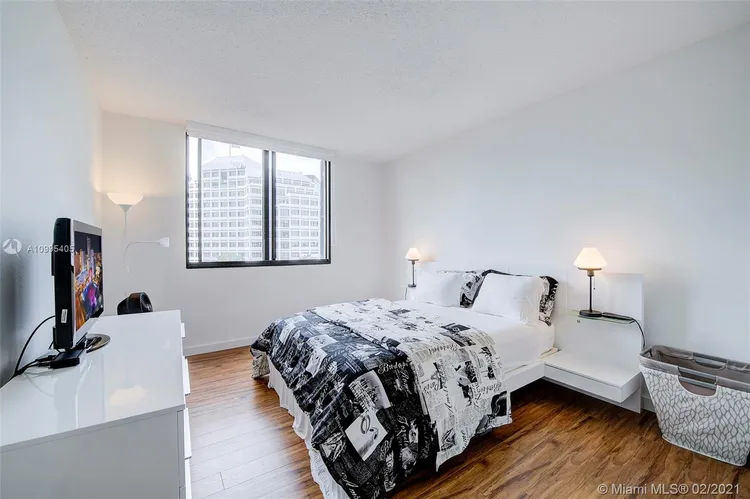 Brickell Key I #A721 image #17