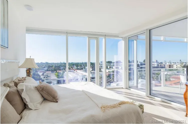 The Surf Club Four Seasons Hotel And Residences #S510 image #11