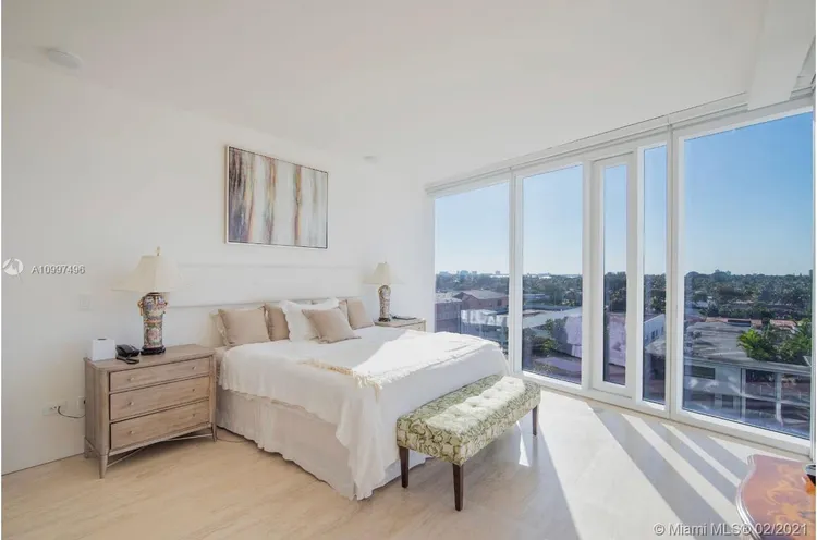 The Surf Club Four Seasons Hotel And Residences #S510 image #12