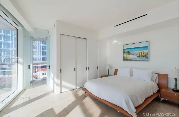 The Surf Club Four Seasons Hotel And Residences #S510 image #15