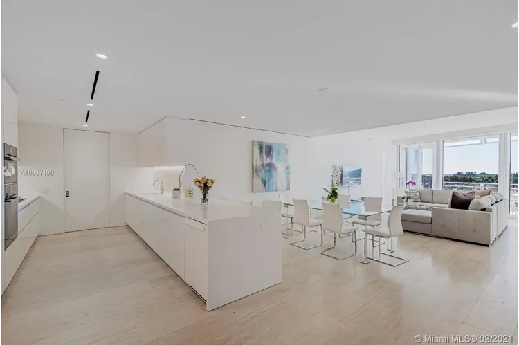 The Surf Club Four Seasons Hotel And Residences #S510 image #6