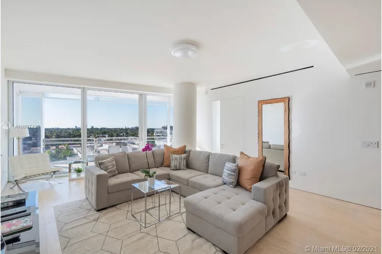 The Surf Club Four Seasons Hotel And Residences #S510 image #7