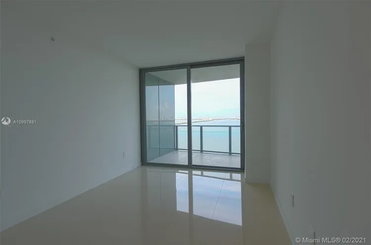 Icon Bay #2502 image #15