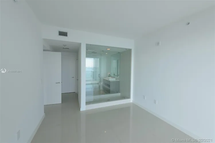 Icon Bay #2502 image #16