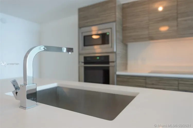 Icon Bay #2502 image #9