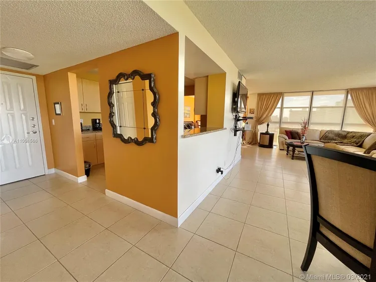 200 Leslie Condo #531 image #10