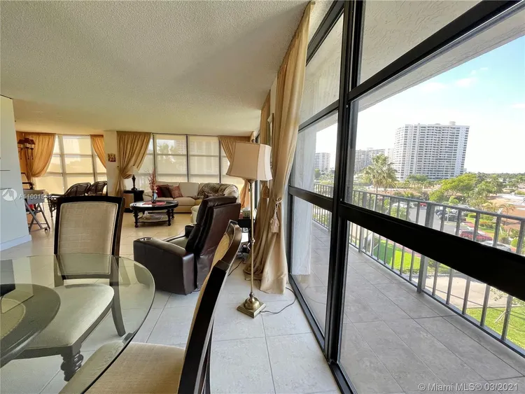 200 Leslie Condo #531 image #12