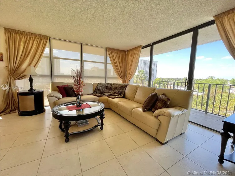 200 Leslie Condo #531 image #13