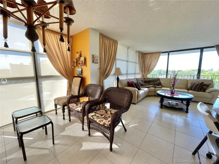 200 Leslie Condo #531 image #18