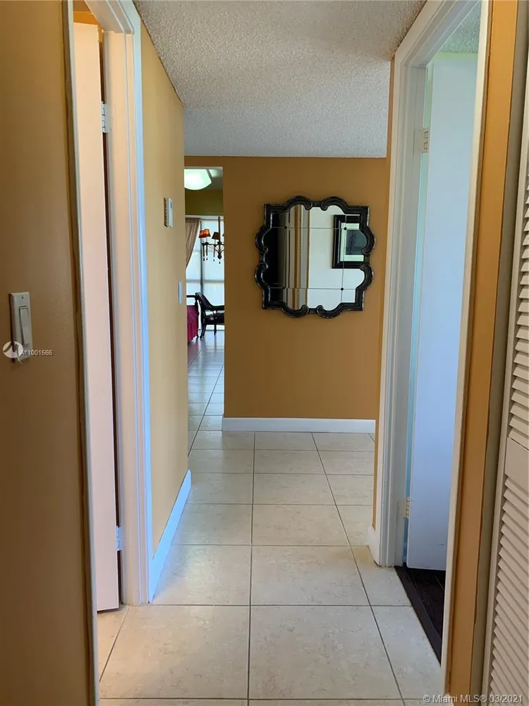 200 Leslie Condo #531 image #21