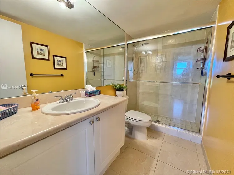 200 Leslie Condo #531 image #23