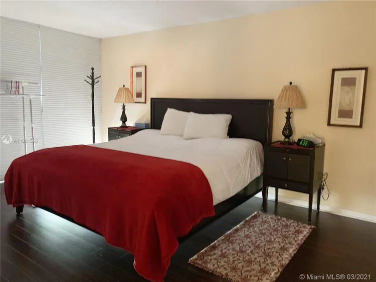 200 Leslie Condo #531 image #27