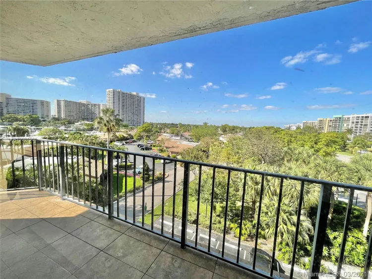 200 Leslie Condo #531 image #30