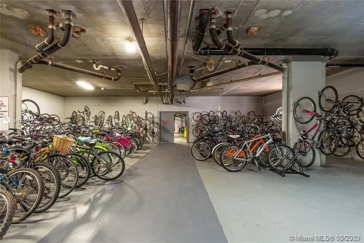 200 Leslie Condo #531 image #32