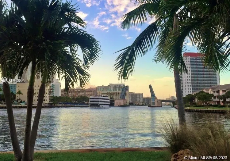 200 Leslie Condo #531 image #40