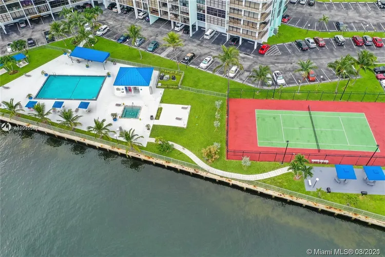 200 Leslie Condo #531 image #46