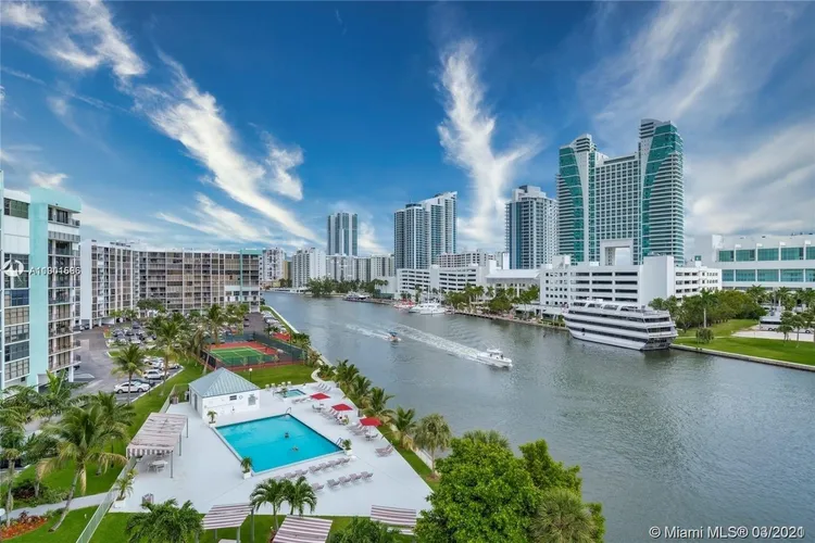 200 Leslie Condo #531 image #47