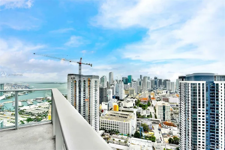 Paramount Miami Worldcenter #4012 image #23