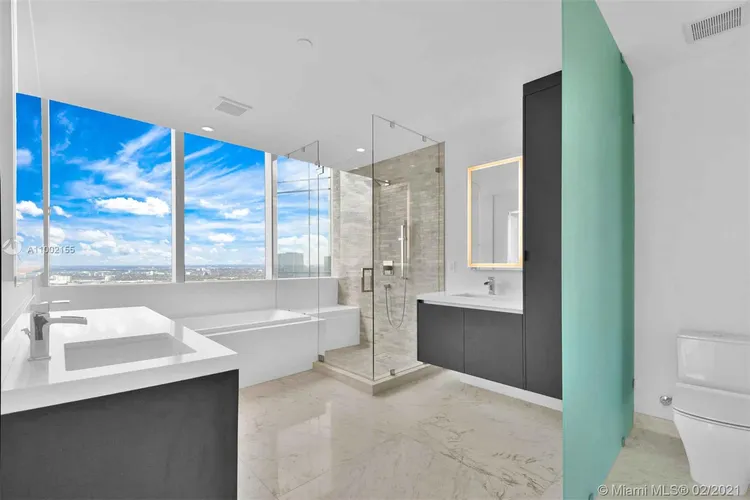 Paramount Miami Worldcenter #4012 image #35