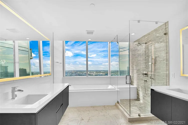 Paramount Miami Worldcenter #4012 image #36