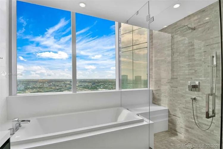 Paramount Miami Worldcenter #4012 image #39