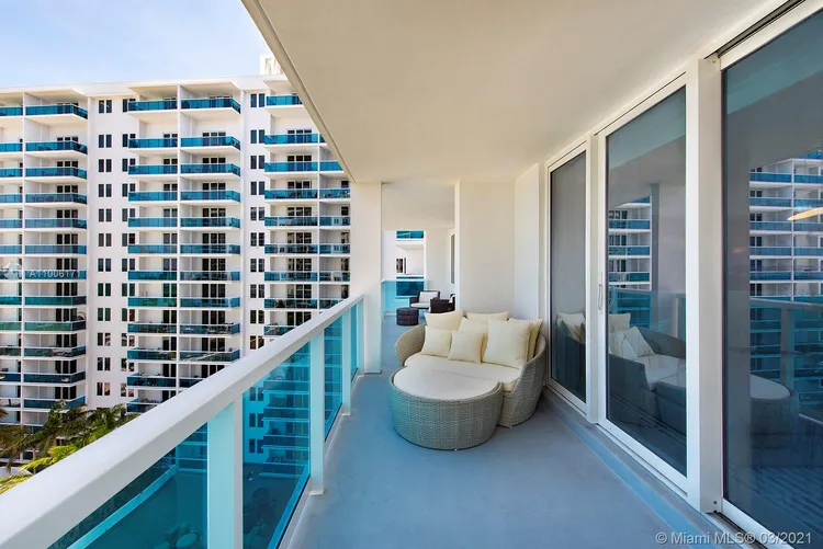 1 Hotel & Homes #1044 image #16
