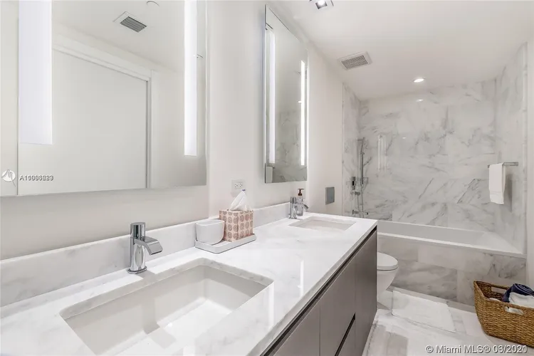 Echo Brickell #2703 image #12