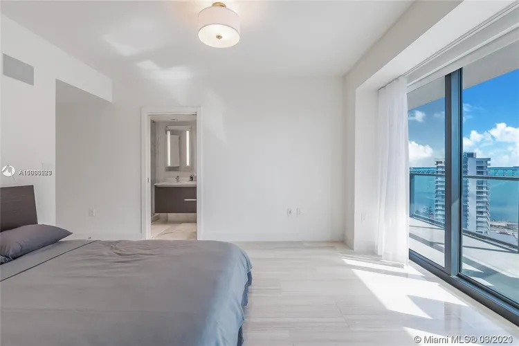 Echo Brickell #2703 image #9