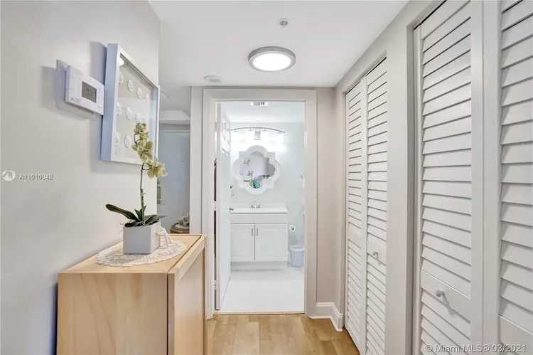 The Mutiny #1113 image #15