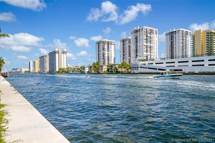 Oceanview Park #321 image #13