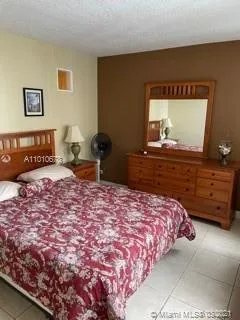 Carriage Club North #1016 image #6