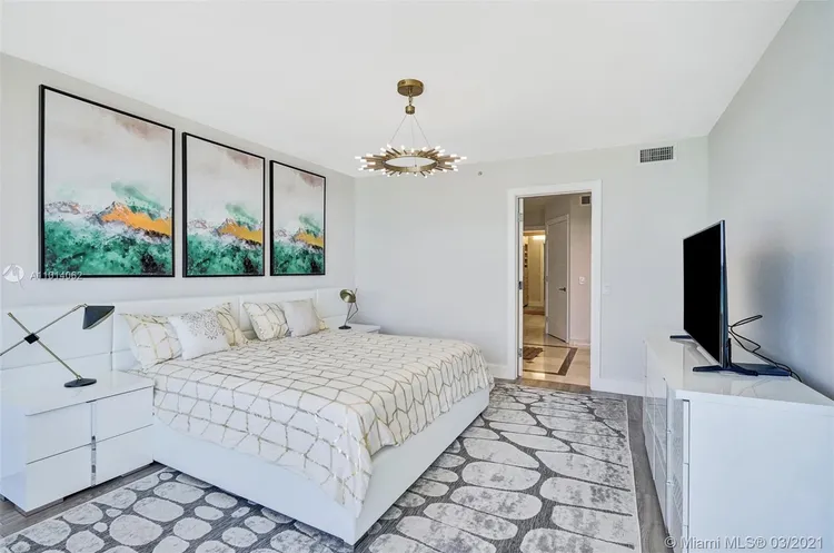 Pinnacle #803 image #12