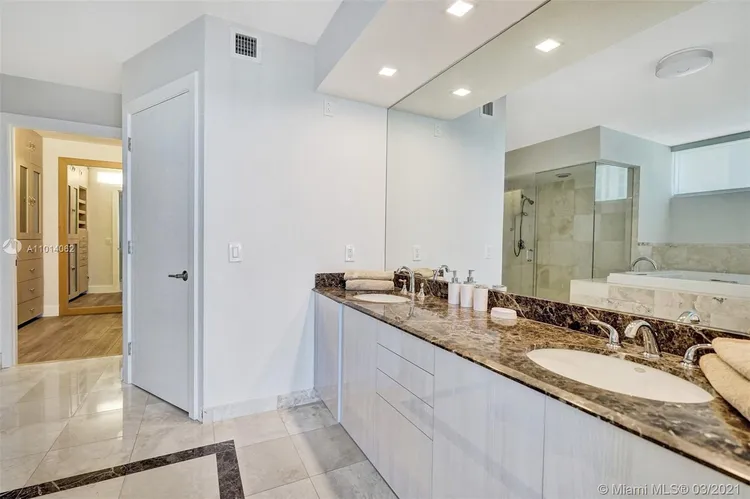 Pinnacle #803 image #17