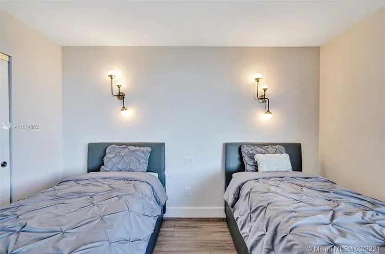 Pinnacle #803 image #29