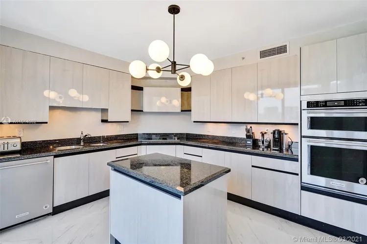 Pinnacle #803 image #6