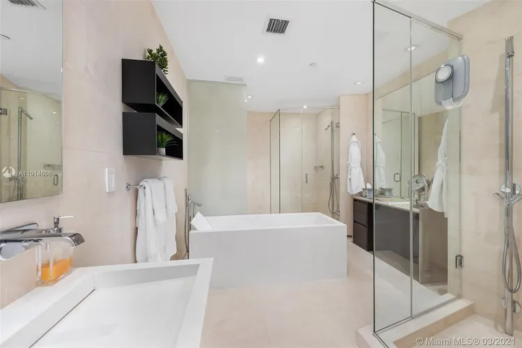 The Four Seasons Residences #59ED image #30