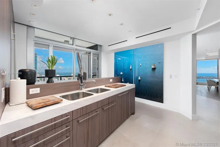 The Four Seasons Residences #59ED image #35