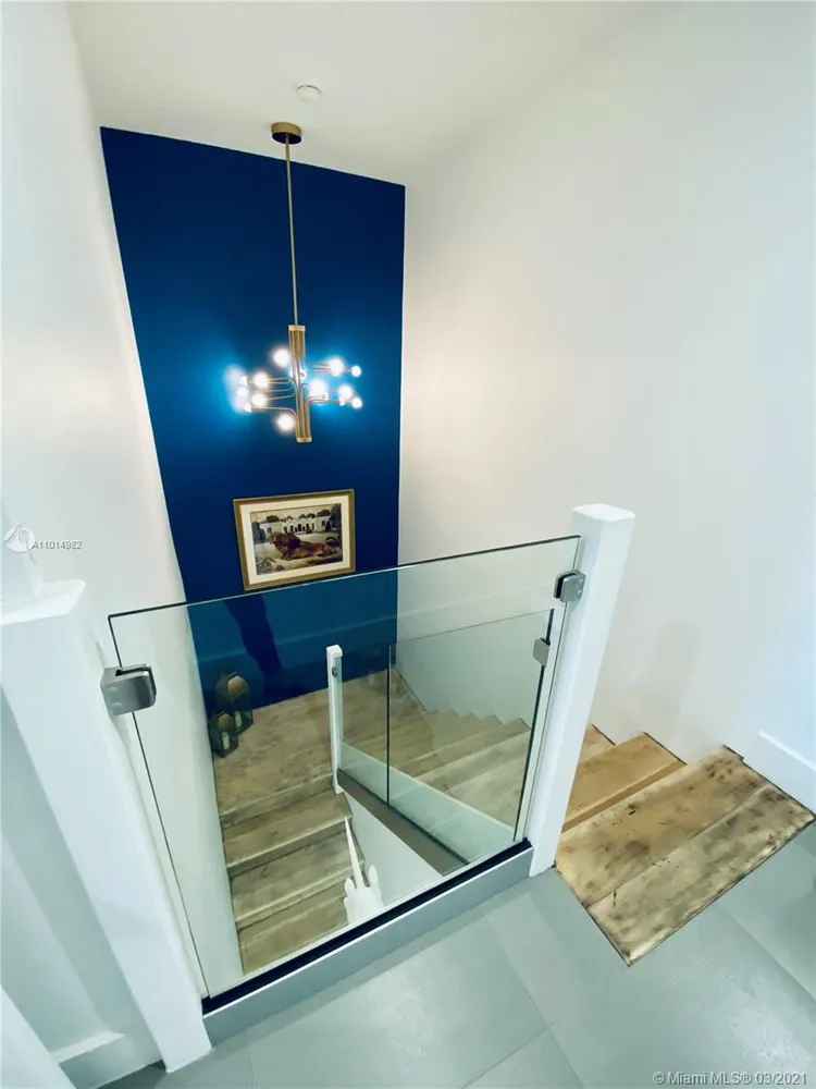 Marquis #1903 image #11