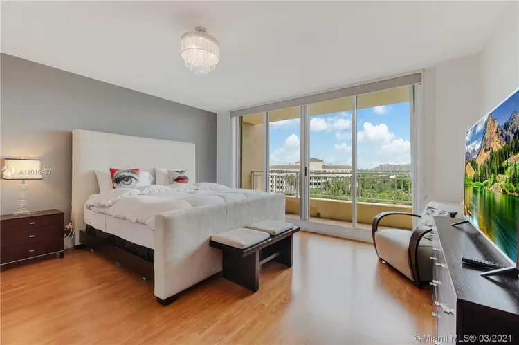 Ocean Club -  Lake Tower #606 image #12